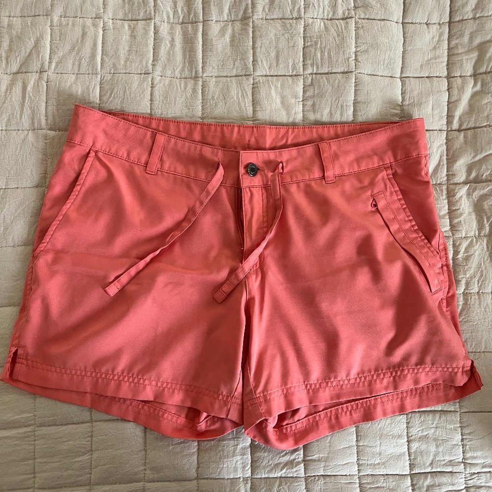 Women's activewear shorts
